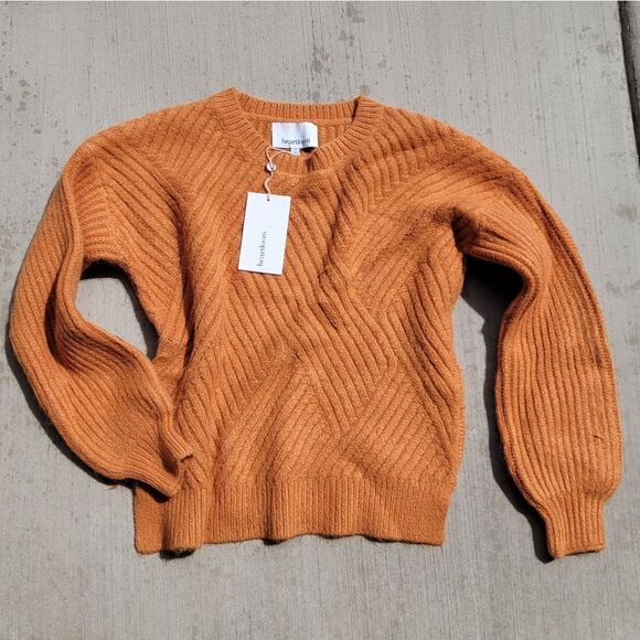 NWT Heartloom Crew Neck Balloon Sleeve Sweater - Picture 2 of 9